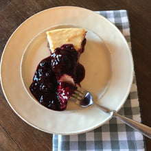 Load image into Gallery viewer, Nell’s Favorite Cheesecake